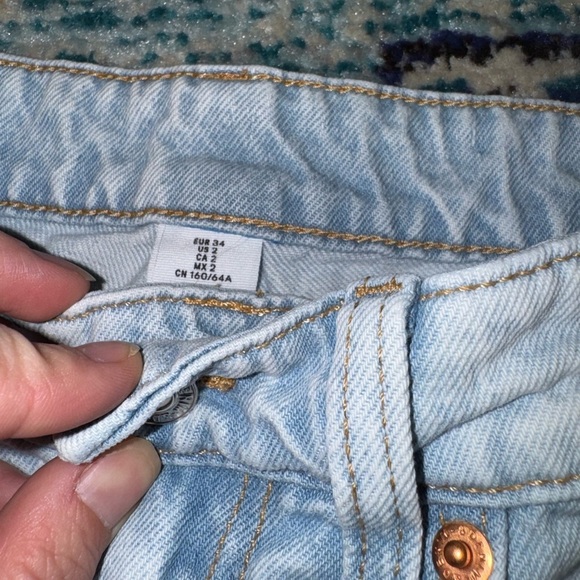 H&M &Denim Light Wash High Rise Distressed Straight Leg Jeans Size 2 - Picture 5 of 6
